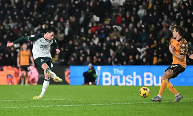 Alex Gilbert scores