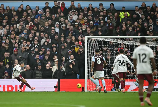 Leandro Trossard scoring a goal