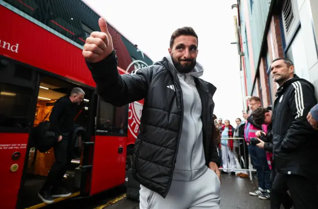 Aberdeen captain Graeme Shinnie arriving at Dens Park