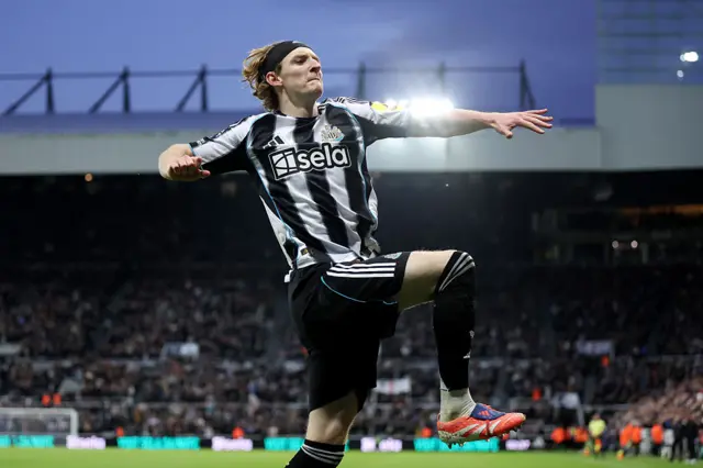 Anthony Gordon celebrating his goal