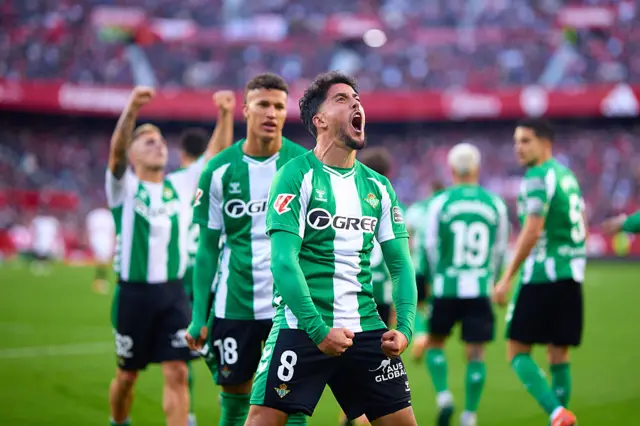 Pablo Fornals celebrates with his Real Betis team-mates
