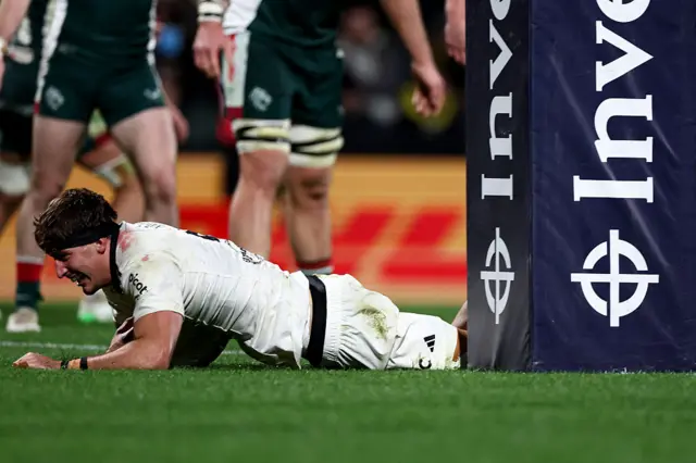 Jagou scores a try
