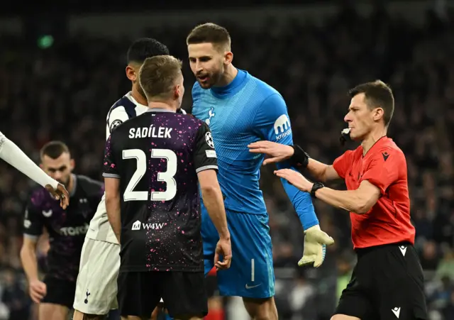 Guglielmo Vicario and Michal Sadilek square off