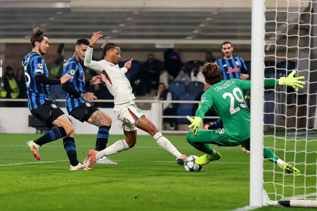 oao Pedro of Chelsea scores his team's first goal