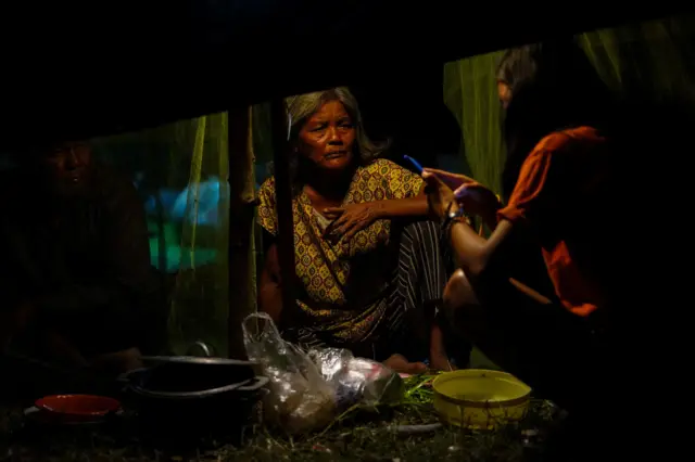 Evacuees in the dark