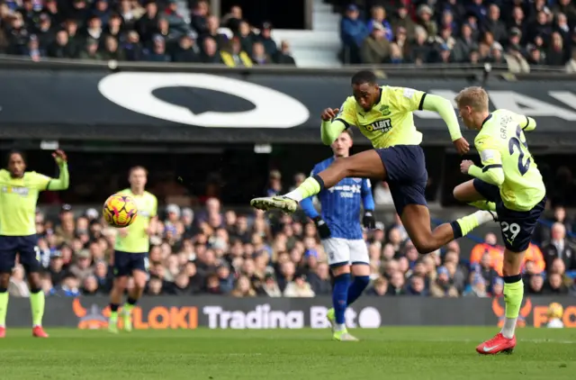 Joe Aribo scores