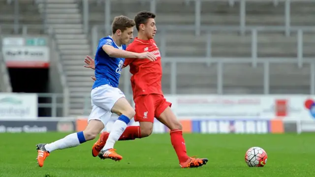 Joe Williams and Cameron Brannagan in action for Everton and Liverpool under-21s in 2015