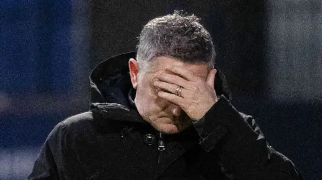 Dundee manager Tony Docherty during a William Hill Premiership match between Dundee and Heart of Midlothian at the Scot Foam Stadium at Dens Park, on February 01, 2025, in Dundee, Scotland. (Photo by Mark Scates / SNS Group)