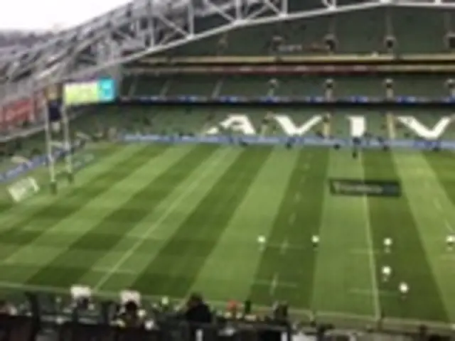 England and Ireland warm up