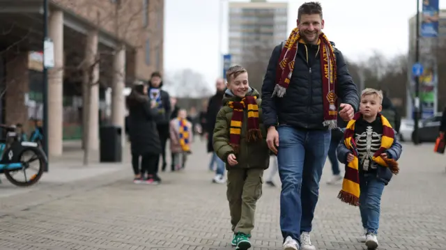 Bradford fans walking to the stadium