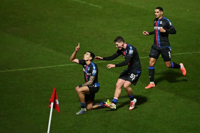 Daniel Munoz of Crystal Palace celebrates.