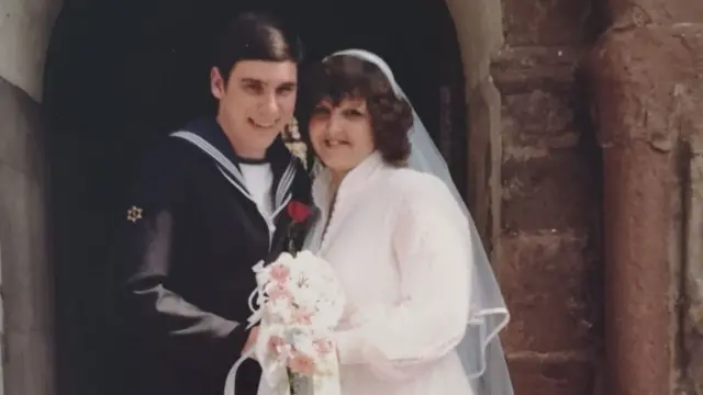 Lynn and Garry Bench at their wedding in 1982