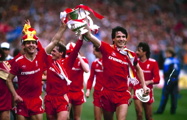 Alan Hansen celebrates winning the 1986 FA Cup