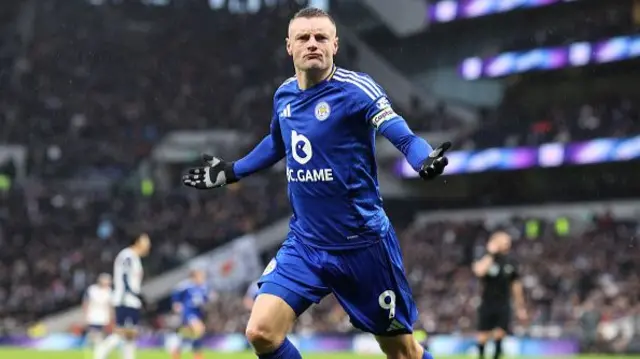 Jamie Vardy of Leicester City celebrates