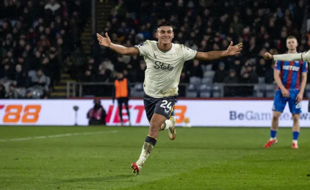 Carlos Alcaraz celebrates