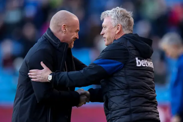 Sean Dyche and David Moyes shake hands