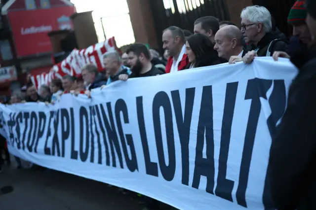 Liverpool fans ticket price banner