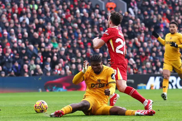 Diogo Jota going down in the penalty area