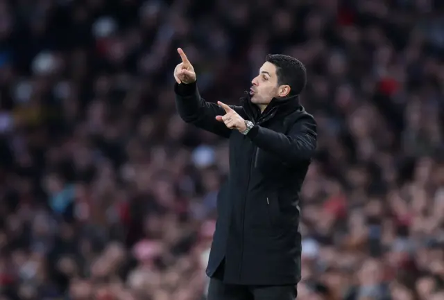 Arsenal manager Mikel Arteta reacts