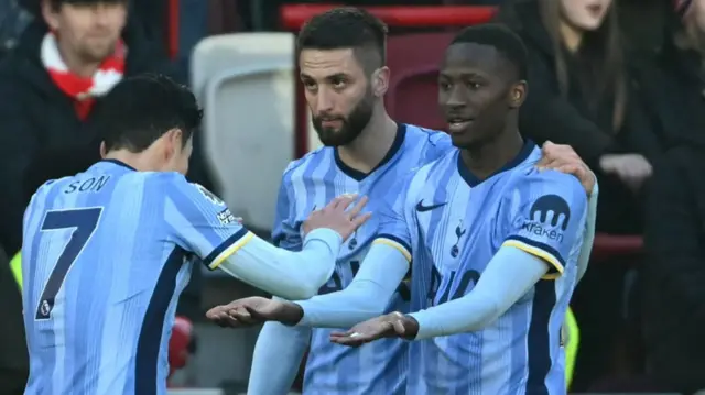 Tottenham celebrate goal against Brentford
