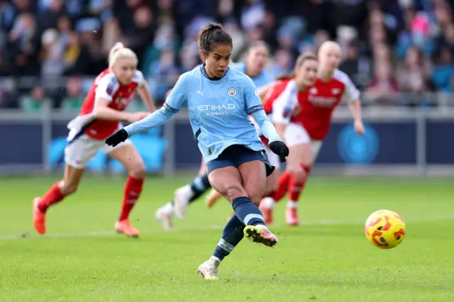 Mary Fowler scores