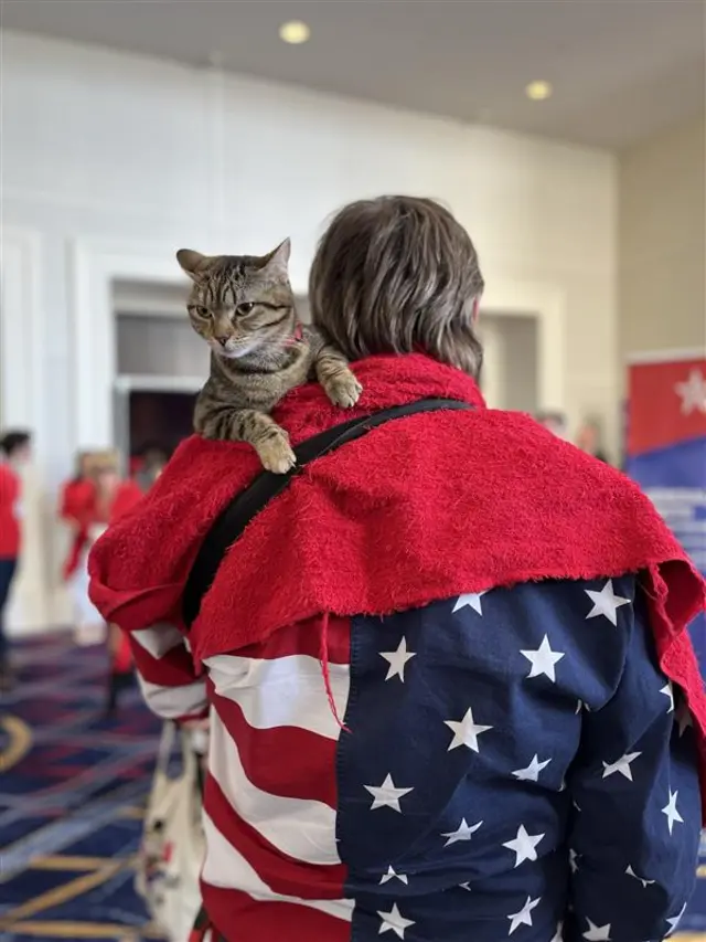 Erik and his cat Jinkie at CPAC