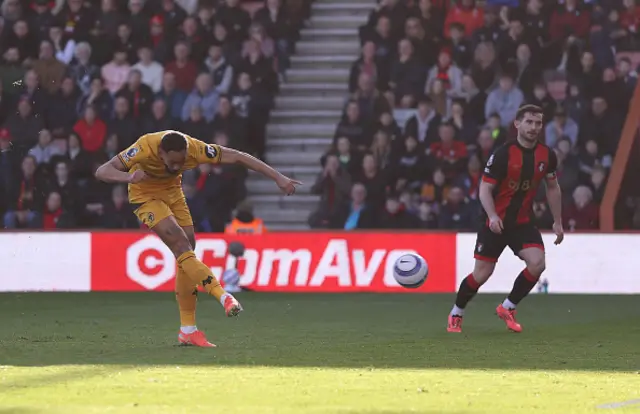 Matheus Cunha of Wolverhampton Wanderers scores