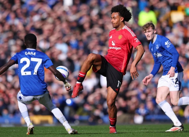 Manchester United's Joshua Zirkzee in action