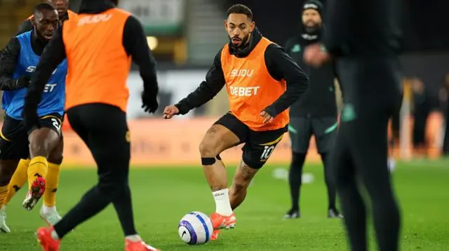 Matheus Cunha of Wolverhampton Wanderers runs with the ball