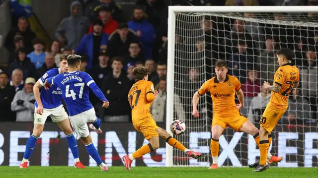 Callum Robinson scores for Cardiff