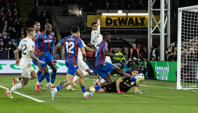 Crystal Palace's Ismaila Sarr scoring