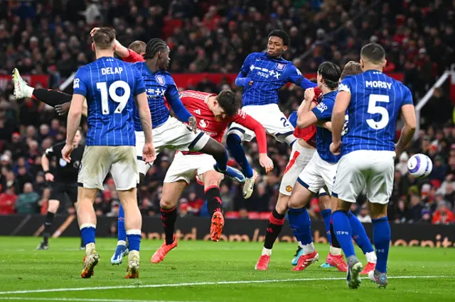 Harry Maguire of Manchester United scores