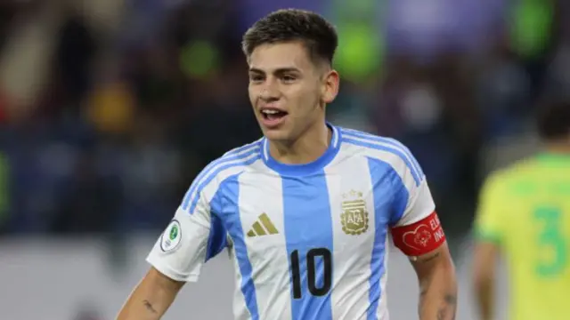Claudio Echeverri playing for Argentina U20s