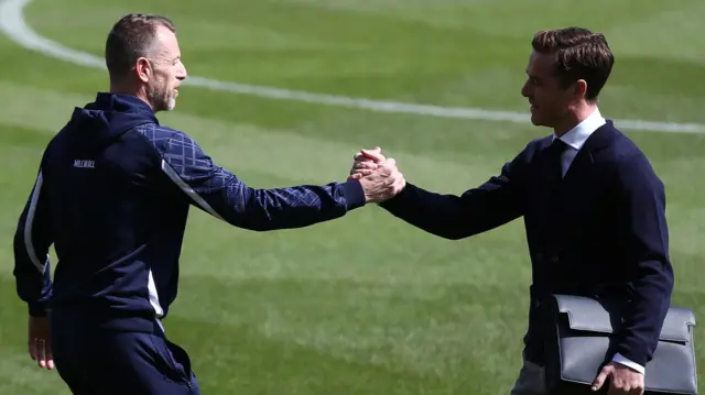 Gary Rowett and Scott Parker shake hands