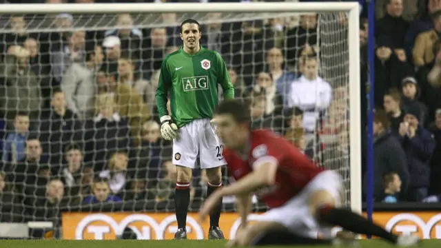 John O'Shea playing as a goalkeeper for Man Utd