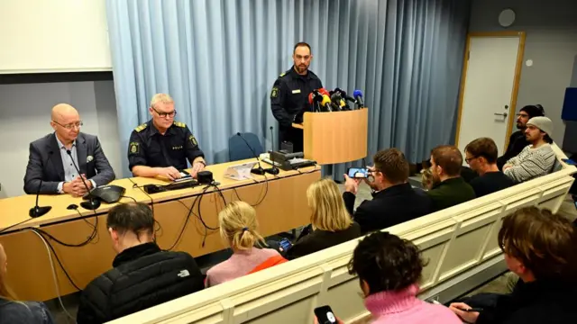 Director of Health Jonas Claesson, Chief of Police Lars Wiren and Chief of Local Police Area Orebro Roberto Eid Forest