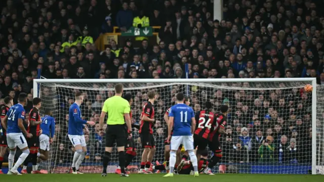 Carlos Alcaraz sees his freekick hit the post