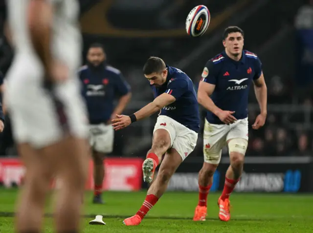 Thomos Ramos kicking a penalty