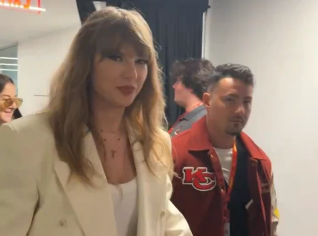 Taylor Swift arrives at the Super Bowl