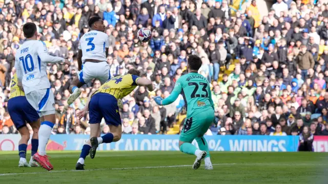 Junior Firpo scores for Leeds