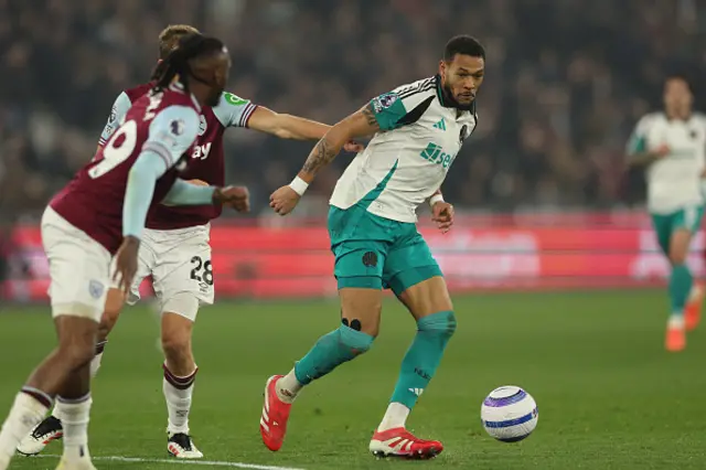Joelinton passes the ball
