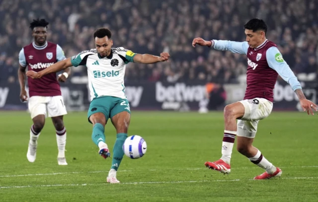 Newcastle United's Jacob Murphy shoots