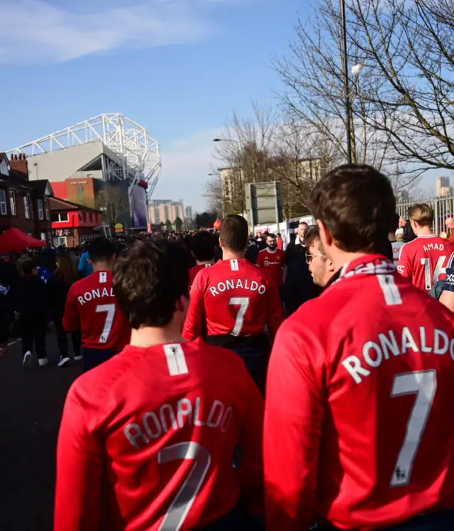 Manchester United fans going to Old Trafford