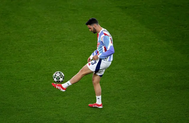 Mikel Merino of Arsenal warms up.