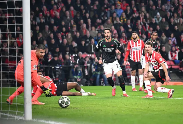 Mikel Merino scores for Arsenal