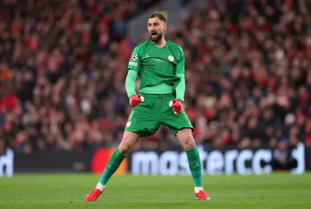 Donnarumma celebrating