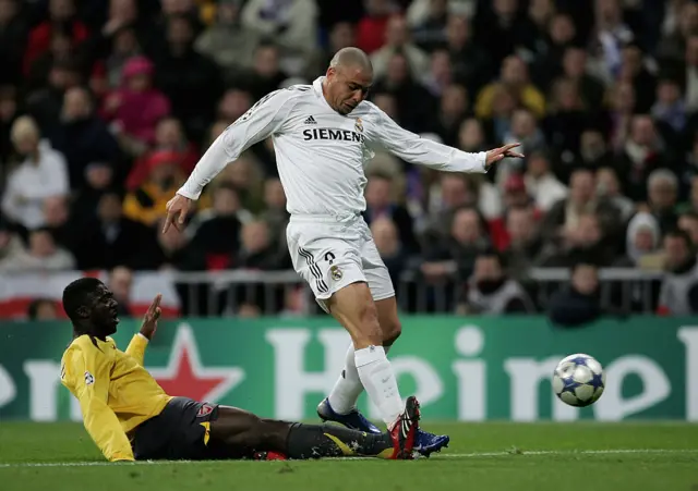 Ronaldo tackled by Kolo Toure