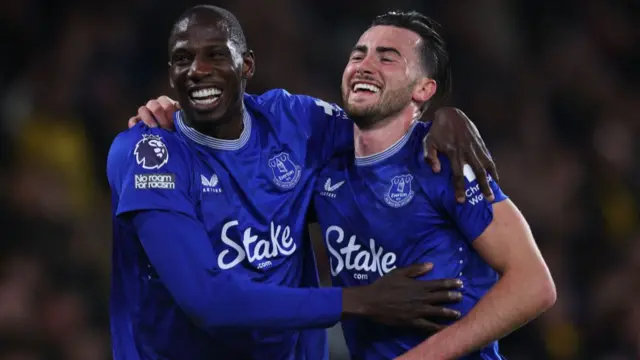 Abdoulaye Doucoure of Everton and Jack Harrison of Everton celebrate a goal