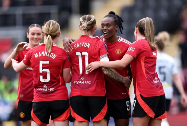 Leah Galton of Manchester United celebrates.