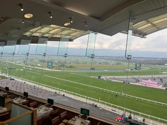 Cheltenham Racecourse panoramic restaurant